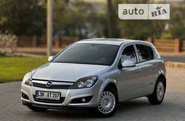 Хэтчбек Opel Astra 2012 в Дрогобыче