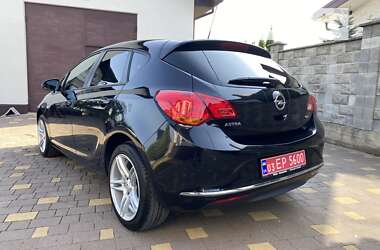 Хэтчбек Opel Astra 2013 в Ровно