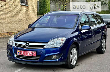 Универсал Opel Astra 2008 в Ровно