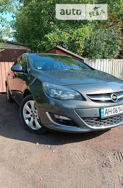 Седан Opel Astra 2012 в Межовій