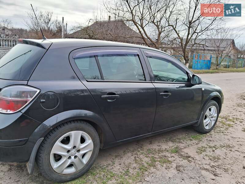 Хетчбек Opel Astra 2013 в Полтаві