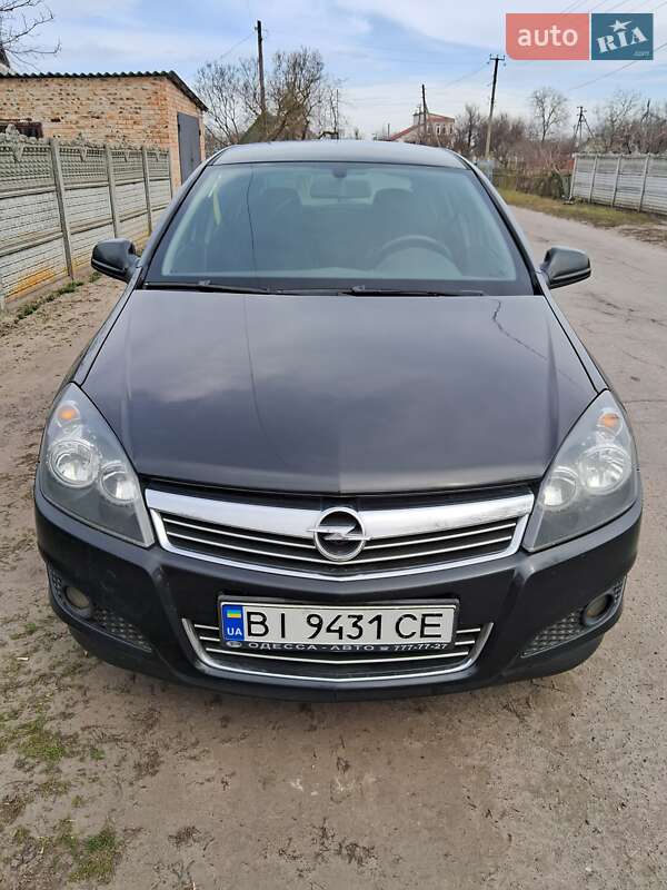 Хетчбек Opel Astra 2013 в Полтаві