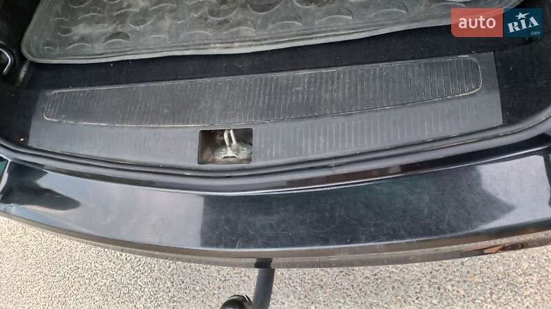 Універсал Opel Astra 2011 в Золочеві