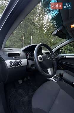 Универсал Opel Astra 2007 в 