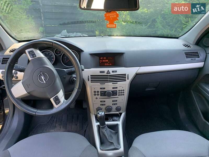 Универсал Opel Astra 2008 в Ровно