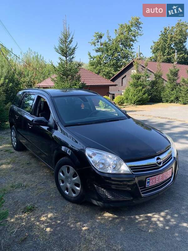 Универсал Opel Astra 2008 в Ровно