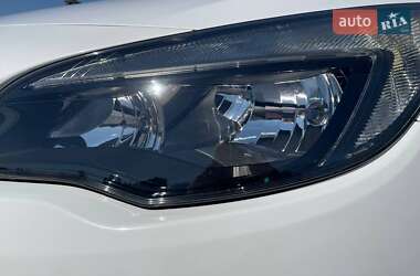 Универсал Opel Astra 2013 в 
