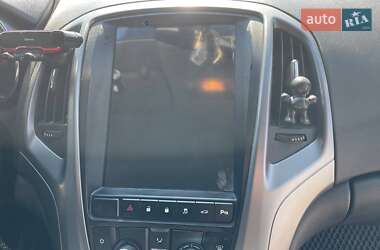 Универсал Opel Astra 2013 в 