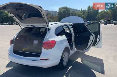 Универсал Opel Astra 2013 в 