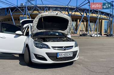 Универсал Opel Astra 2013 в 