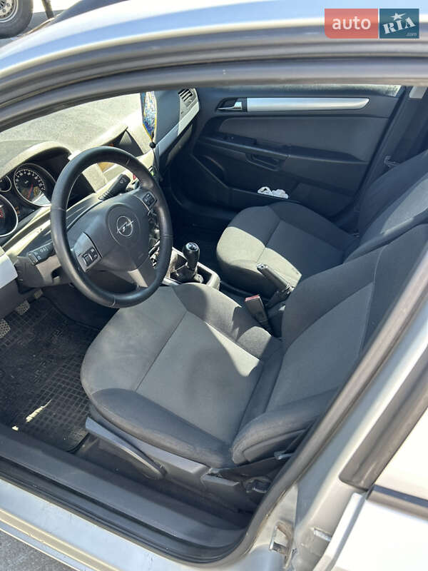 Универсал Opel Astra 2006 в Киеве