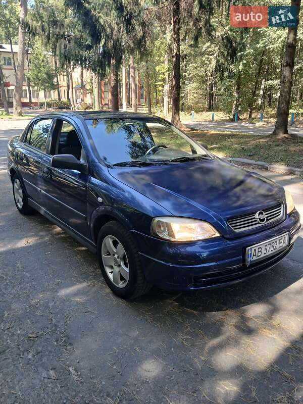 Седан Opel Astra 2006 в Виннице