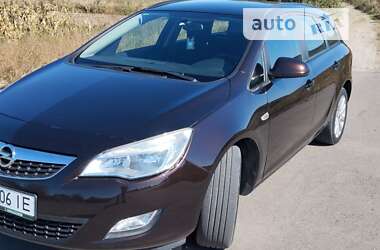 Універсал Opel Astra 2012 в Калуші