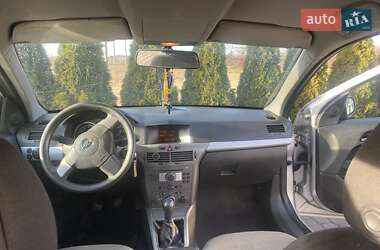 Универсал Opel Astra 2005 в 