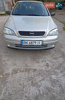 Седан Opel Astra 2006 в 