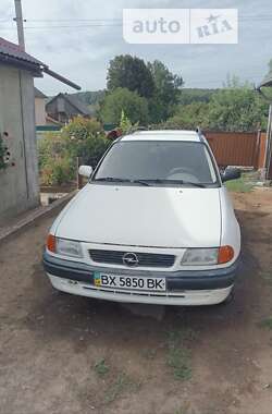 Универсал Opel Astra 1997 в Городке