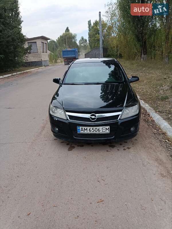 Седан Opel Astra 2008 в Коростене