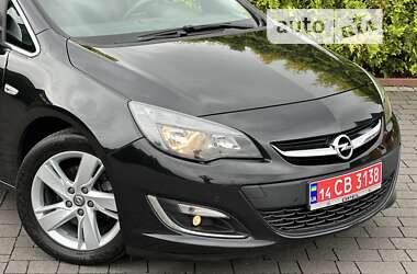 Универсал Opel Astra 2013 в Стрые