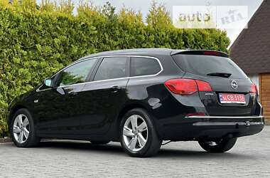 Универсал Opel Astra 2013 в Стрые