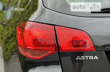 Универсал Opel Astra 2013 в Стрые