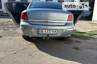 Седан Opel Astra 2012 в Николаеве