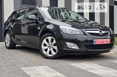 Универсал Opel Astra 2012 в Львове