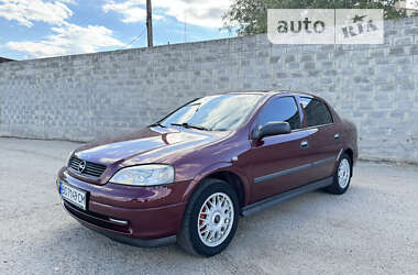 Седан Opel Astra 2006 в Новом Буге