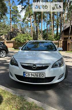 Универсал Opel Astra 2011 в Чернигове