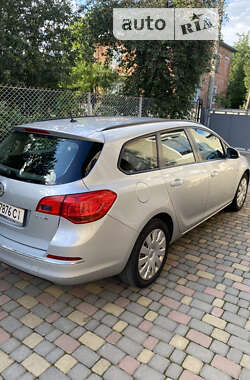 Універсал Opel Astra 2013 в Івано-Франківську