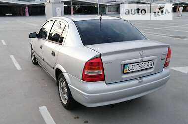 Седан Opel Astra 2004 в Киеве