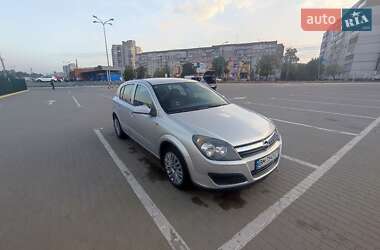 Хэтчбек Opel Astra 2006 в Сумах