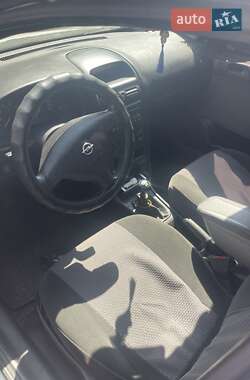 Универсал Opel Astra 2006 в 