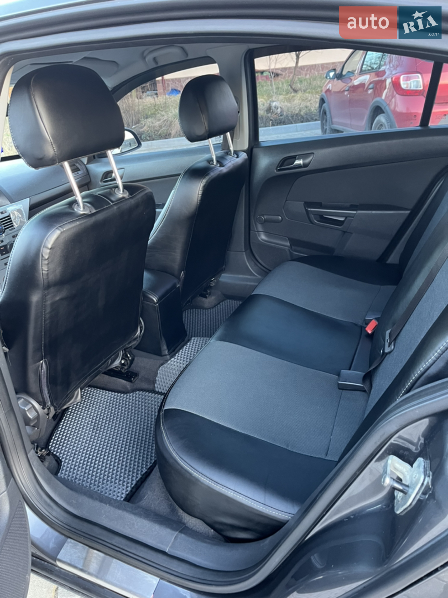 2011 Opel Astra - мініатюра 9