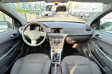 Універсал Opel Astra 2010 в Сумах