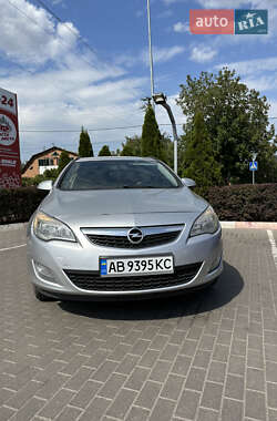 Универсал Opel Astra 2011 в Виннице