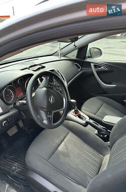 Универсал Opel Astra 2011 в 