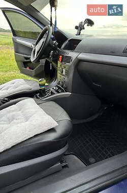 Универсал Opel Astra 2006 в 