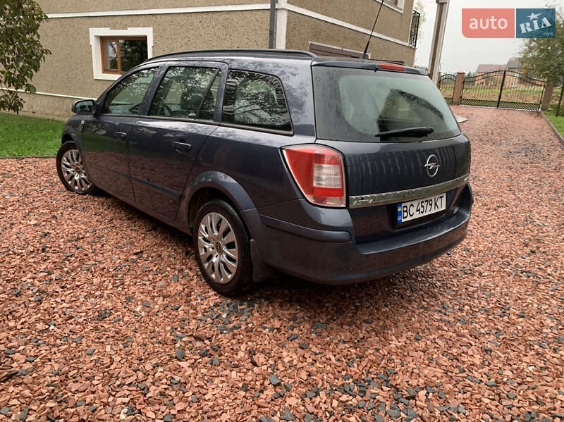 Универсал Opel Astra 2008 в Дрогобыче