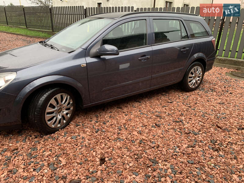 Универсал Opel Astra 2008 в Дрогобыче