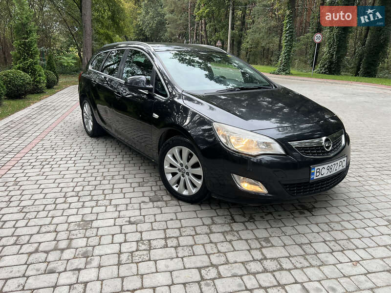 Opel Astra 2011