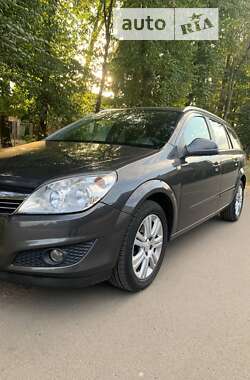 Універсал Opel Astra 2010 в Вінниці