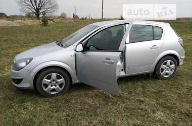 Хэтчбек Opel Astra 2010 в Львове