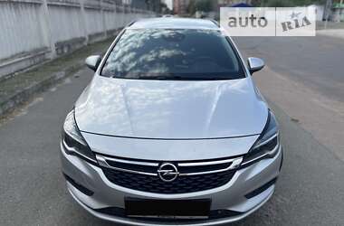 Універсал Opel Astra 2016 в Києві