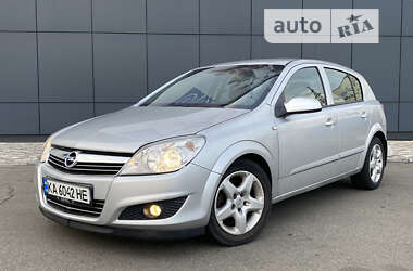 Хэтчбек Opel Astra 2008 в Киеве