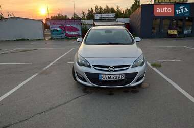 Хэтчбек Opel Astra 2014 в 