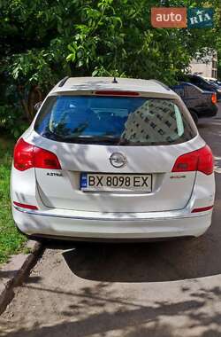 Универсал Opel Astra 2014 в 