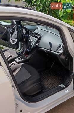 Универсал Opel Astra 2014 в 