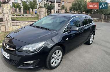 Універсал Opel Astra 2015 в Івано-Франківську