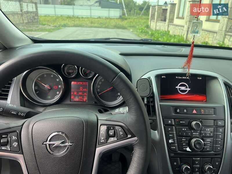 Универсал Opel Astra 2015 в Ивано-Франковске