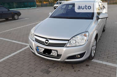 Універсал Opel Astra 2009 в Дрогобичі